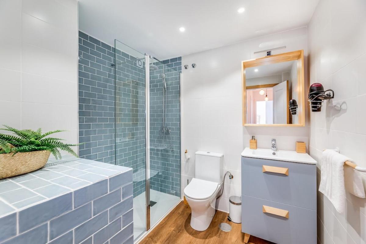 C29 - Trendy Central Apartment With Small Parking And Terrace Málaga Buitenkant foto