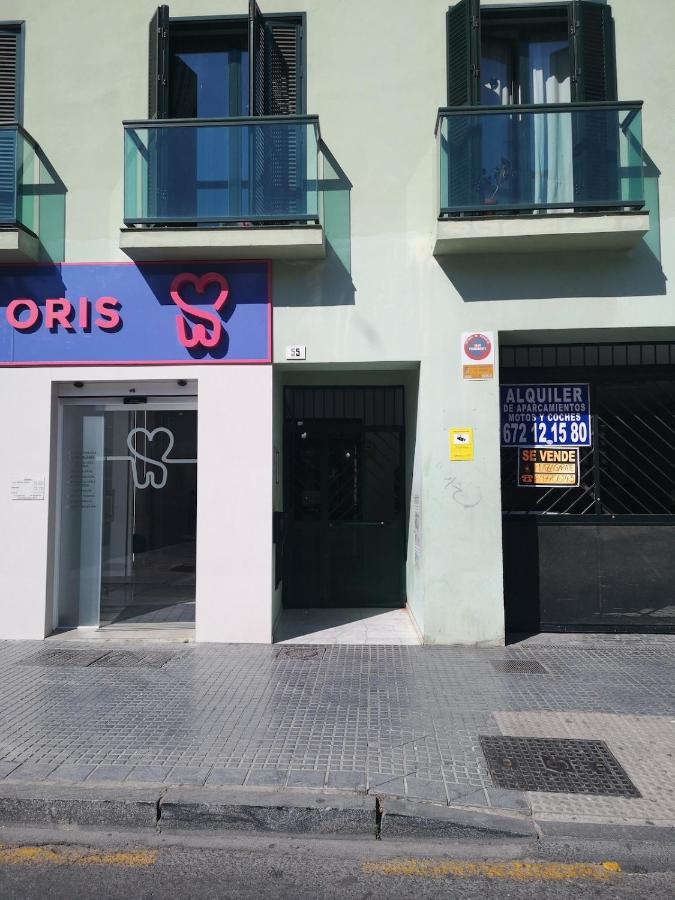 C29 - Trendy Central Apartment With Small Parking And Terrace Málaga Buitenkant foto
